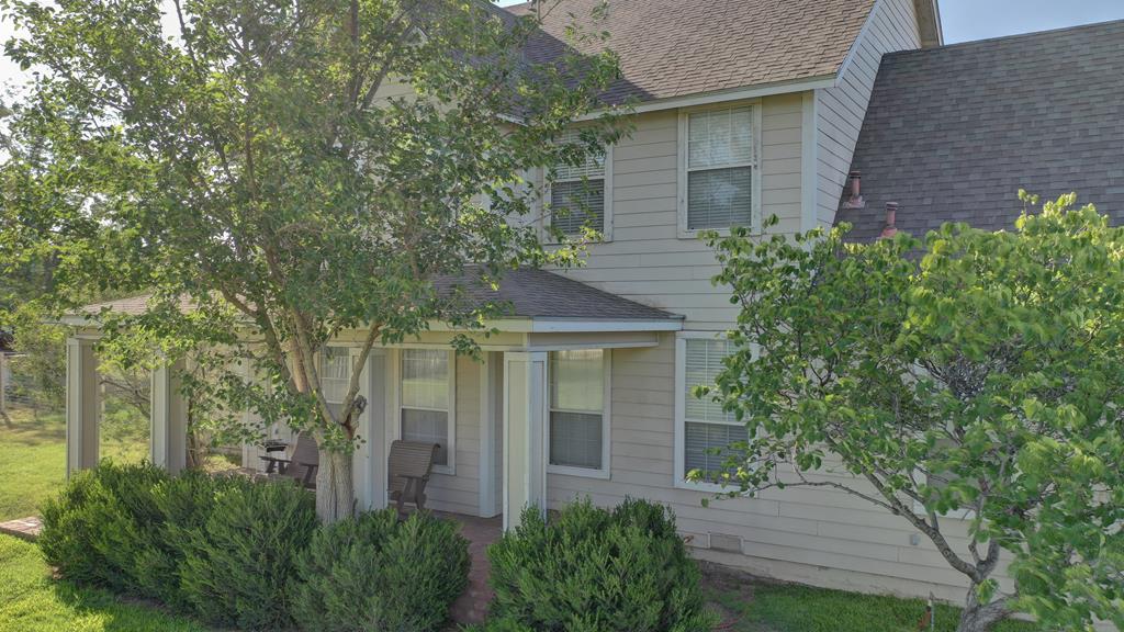 2109 W Mosley Loop — photo