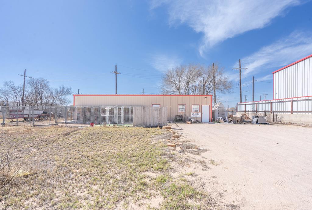 844 SW 201 — photo