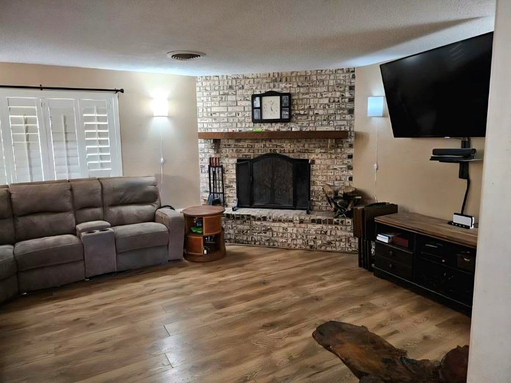 517 E Harriet, Alpine, TX 79830 — photo 3