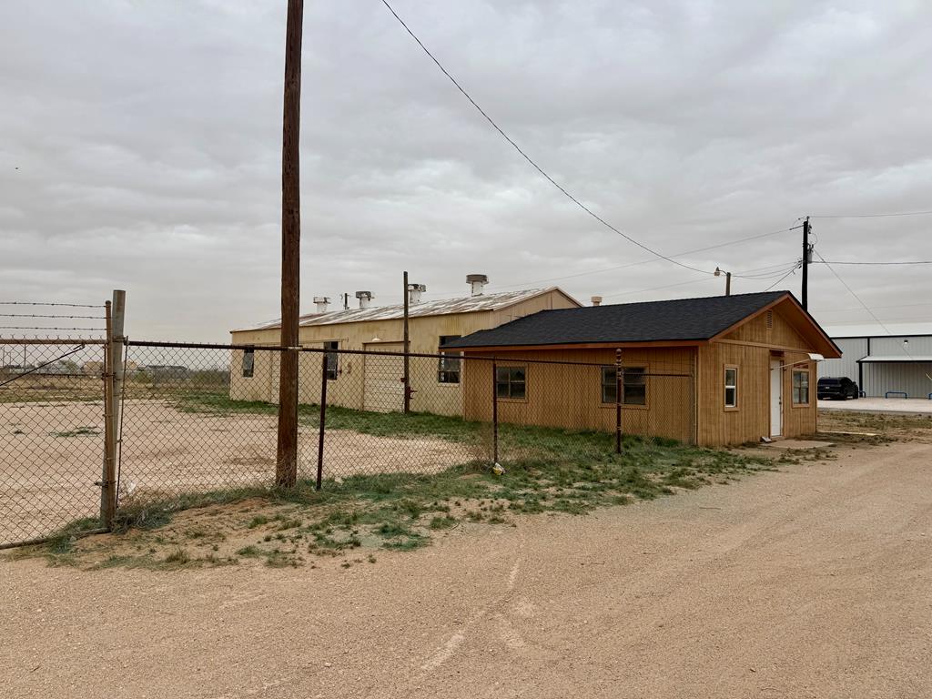 1910 S US Hwy 385 — photo