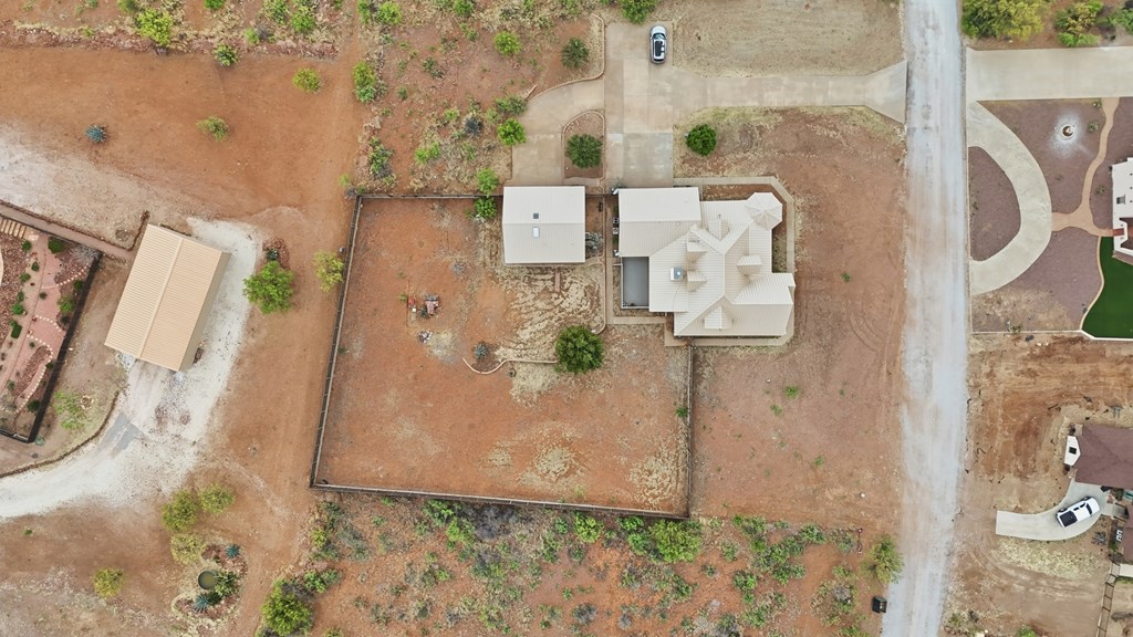 2005 Longbranch, Alpine, TX 79830 — photo 2