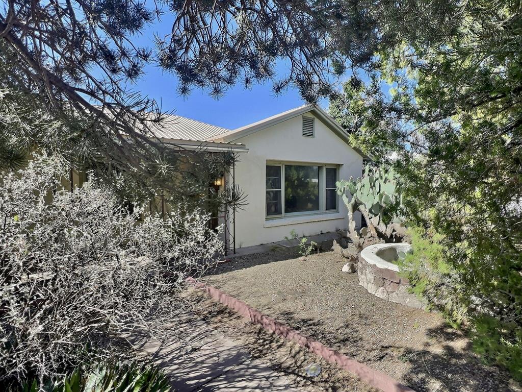 1105 W San Antonio St — photo