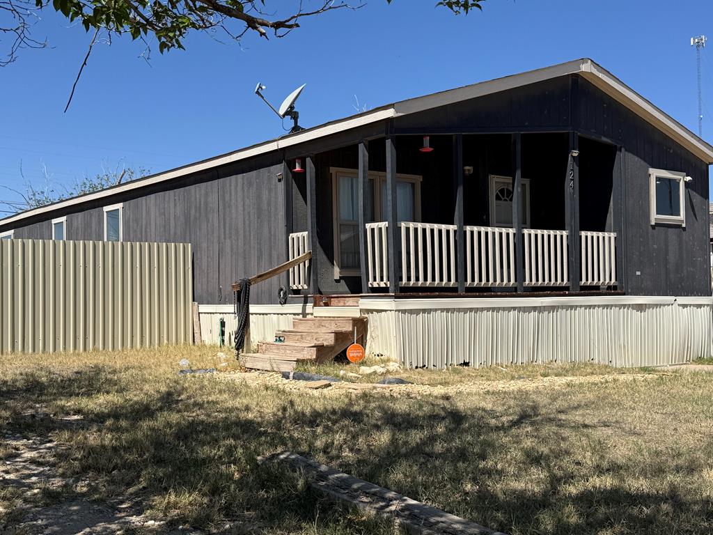 124 N Maple Ave — photo