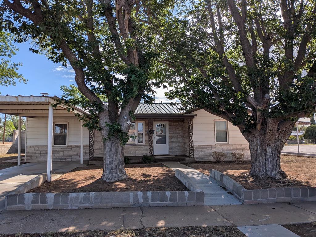 910 NE 4th Place — photo