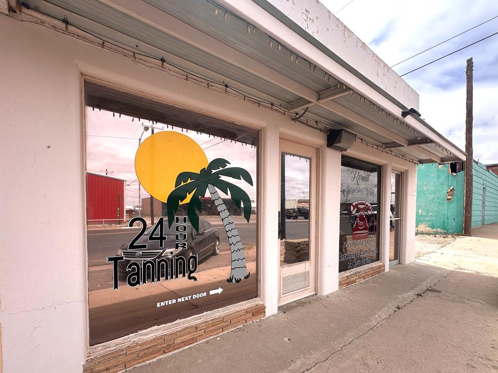 211 W Austin — photo