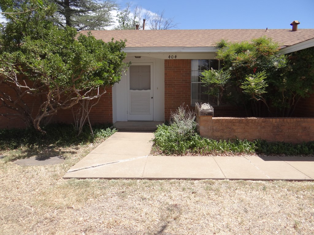 404 E Harriet, Alpine, TX 79830 — photo 2
