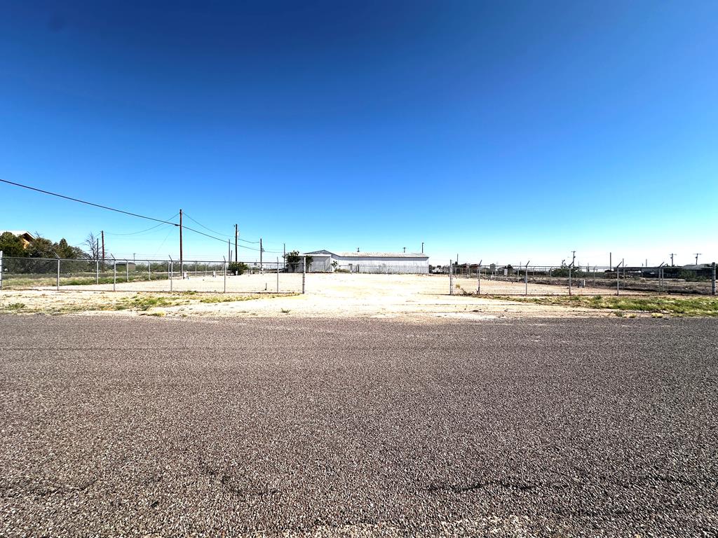 402 Pyote — photo