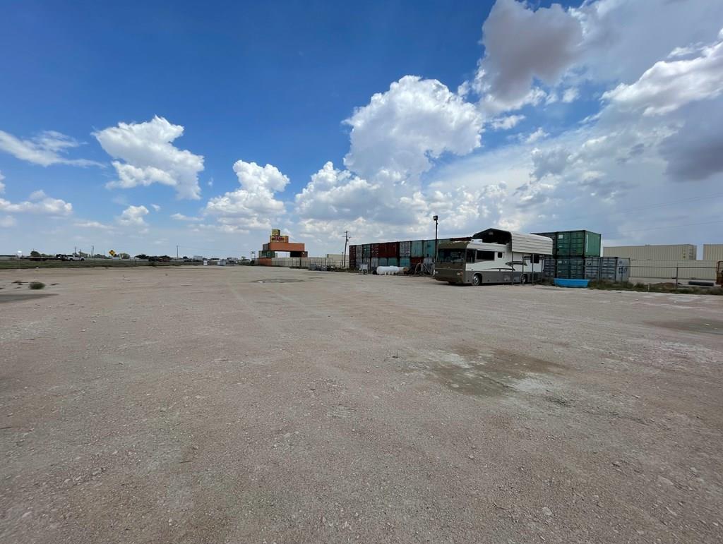 2306 W I-20 — photo