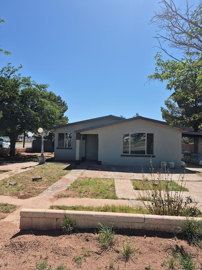 401 S Maple Ave — photo
