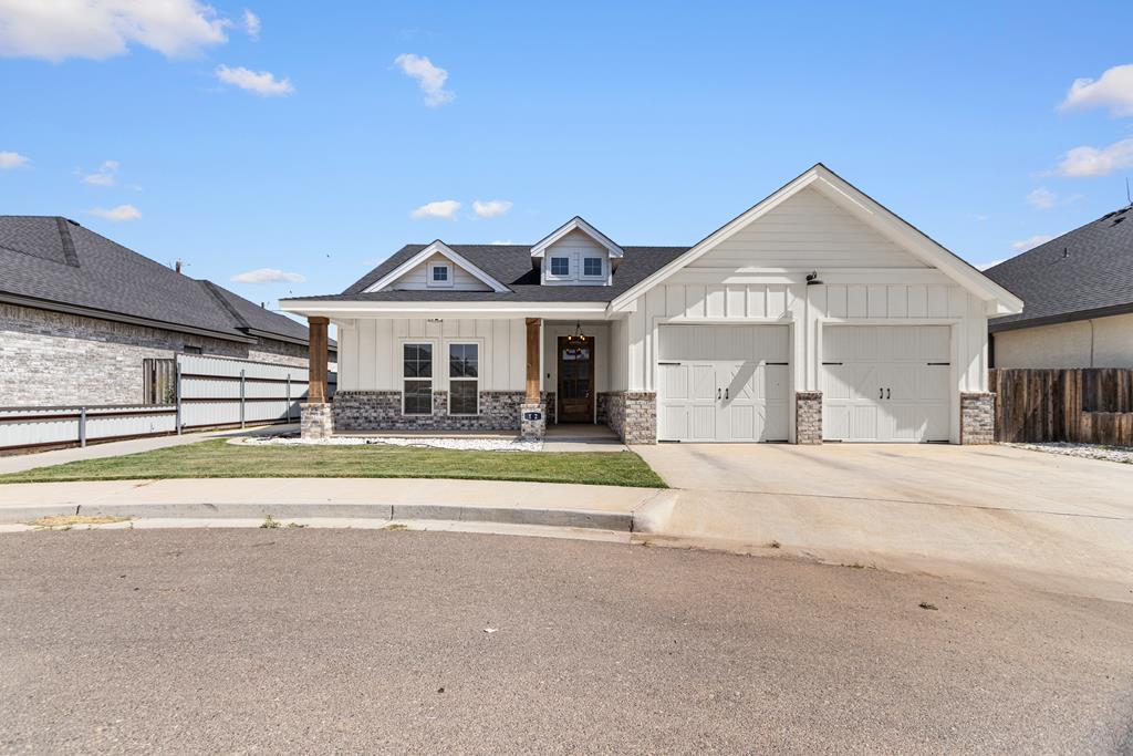12 NW Sarai Circle — photo