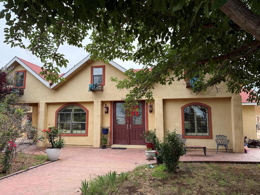 2215 NE 501 — photo