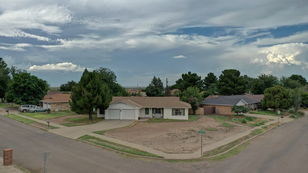 2000 Enfield, Alpine, TX 79830 — photo 2