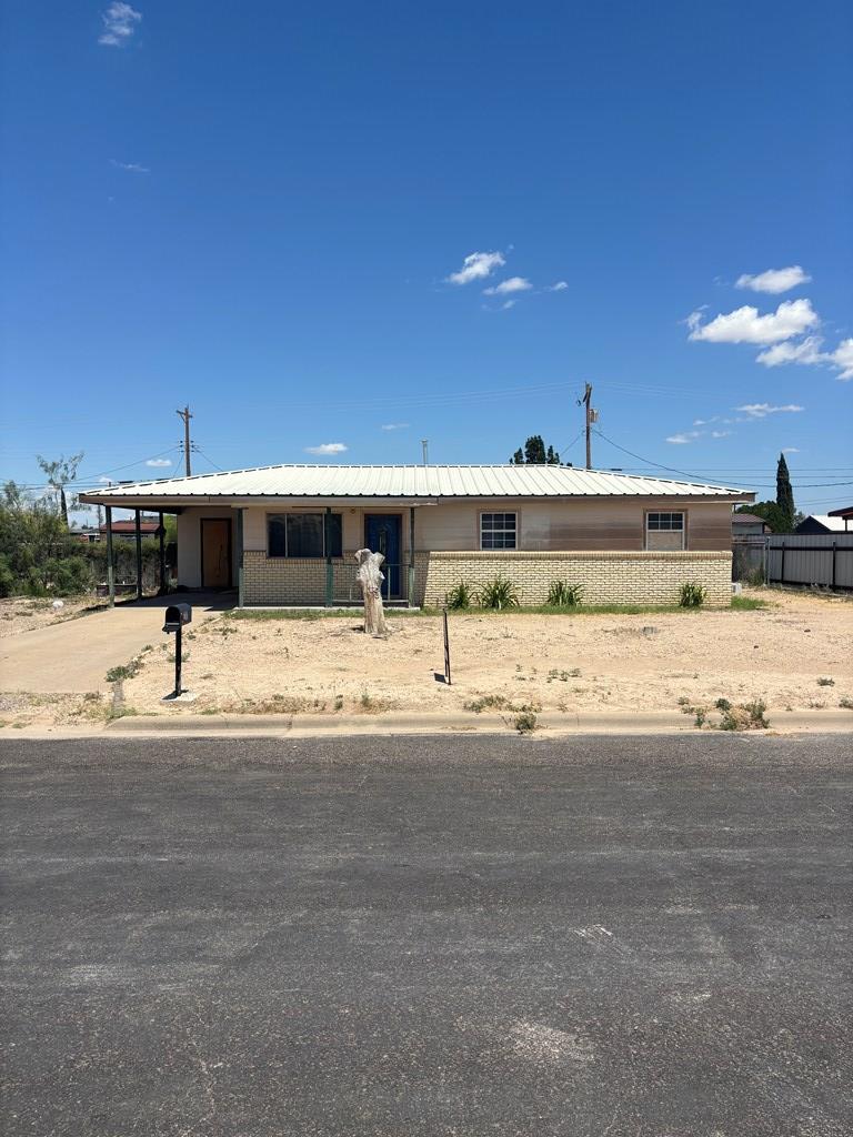 1204 N Gillis — photo