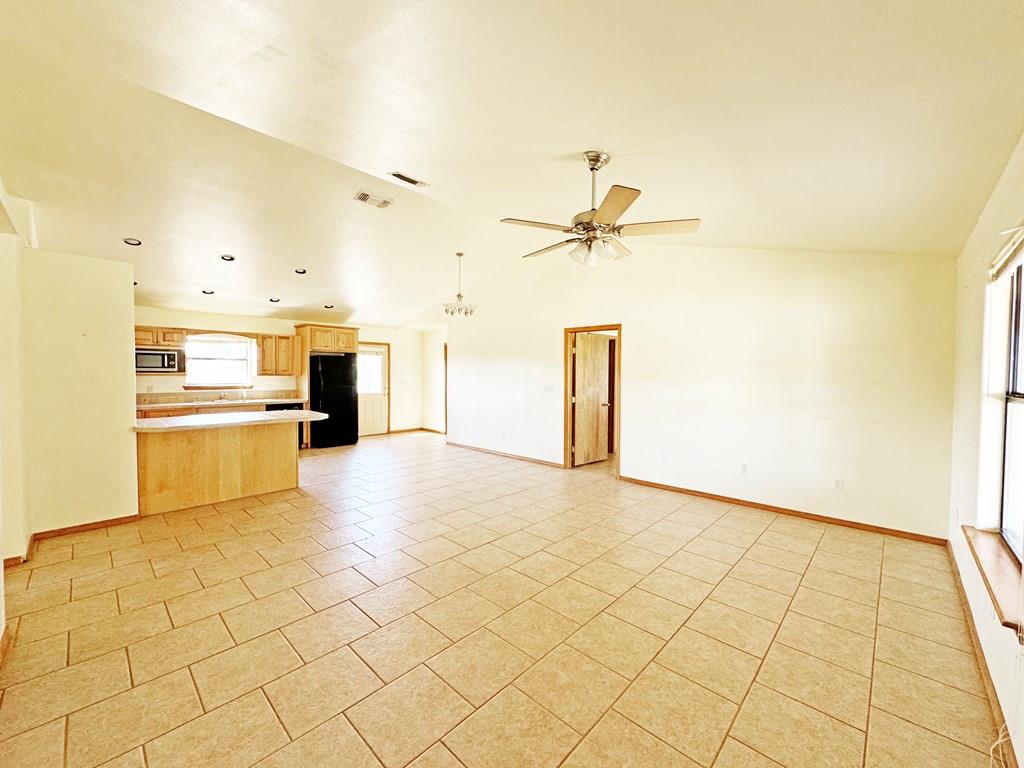 1106 W Eagle Pass, Alpine, TX 79830 — photo 2