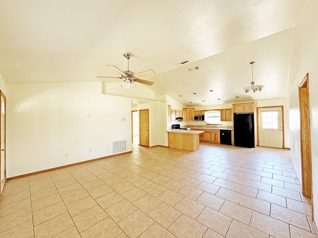 1106 W Eagle Pass, Alpine, TX 79830 — photo 3