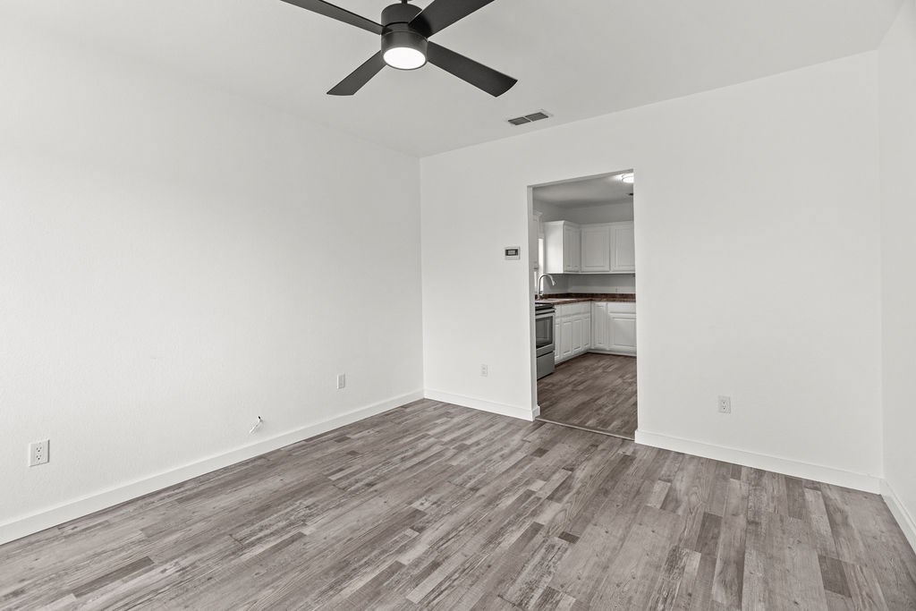 305 NE E, Andrews, TX 79714 — photo 2