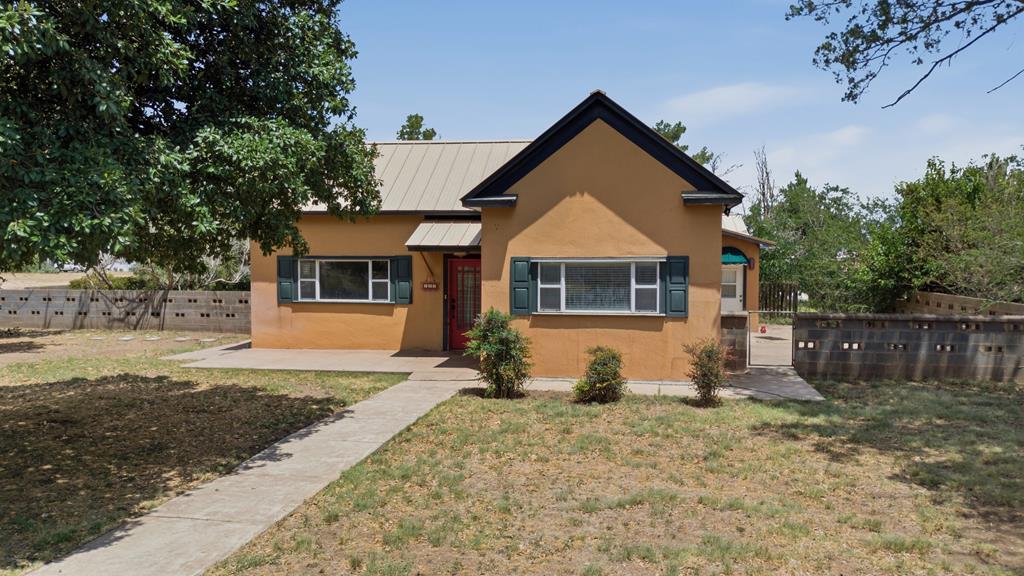 703 W Sul Ross — photo
