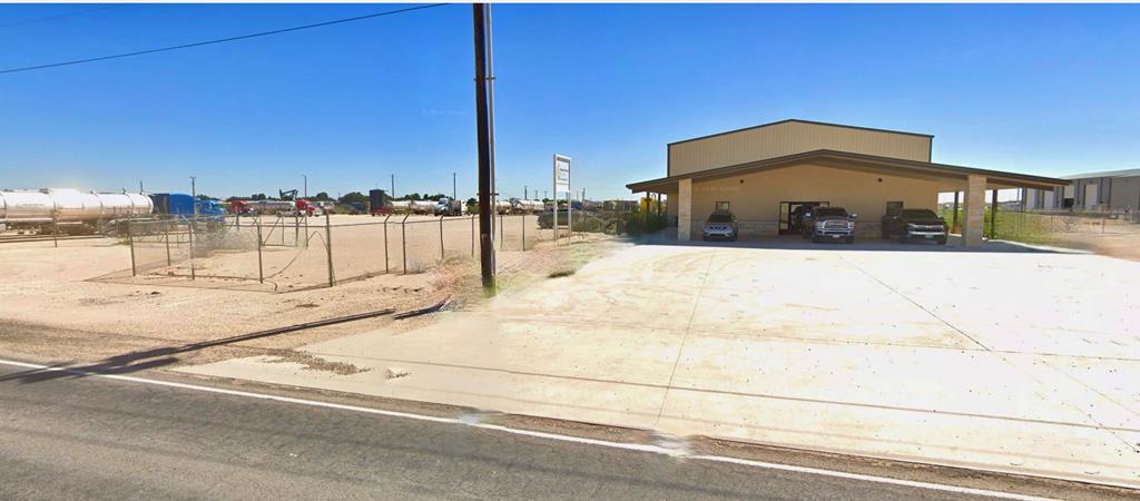 1402 SW Mustang Dr — photo