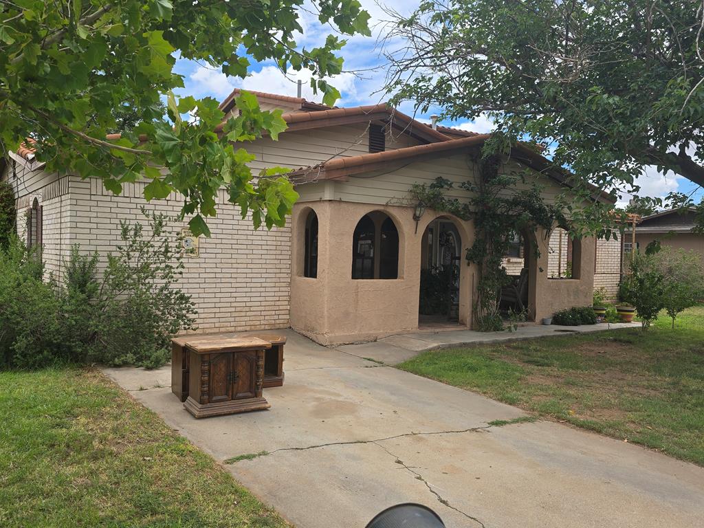 700 S Ike Ave — photo