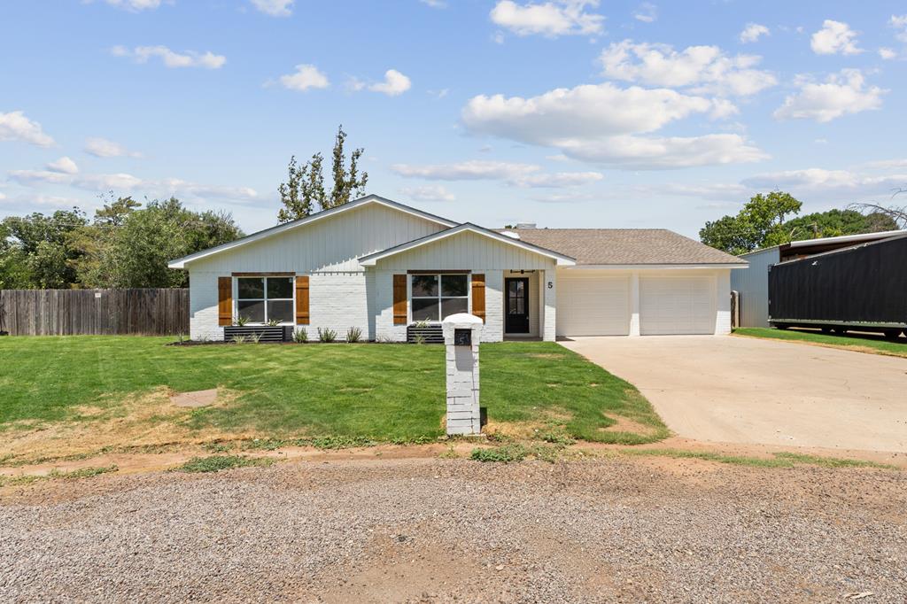 5 Green Oaks Circle — photo
