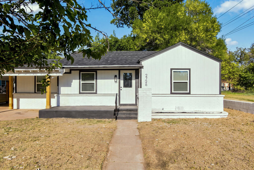 2726 Eisenhower Dr — photo