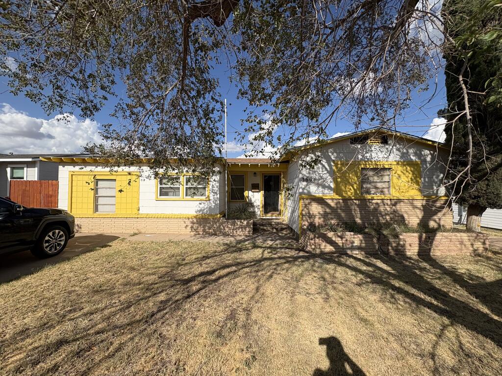 3604 Pershing — photo