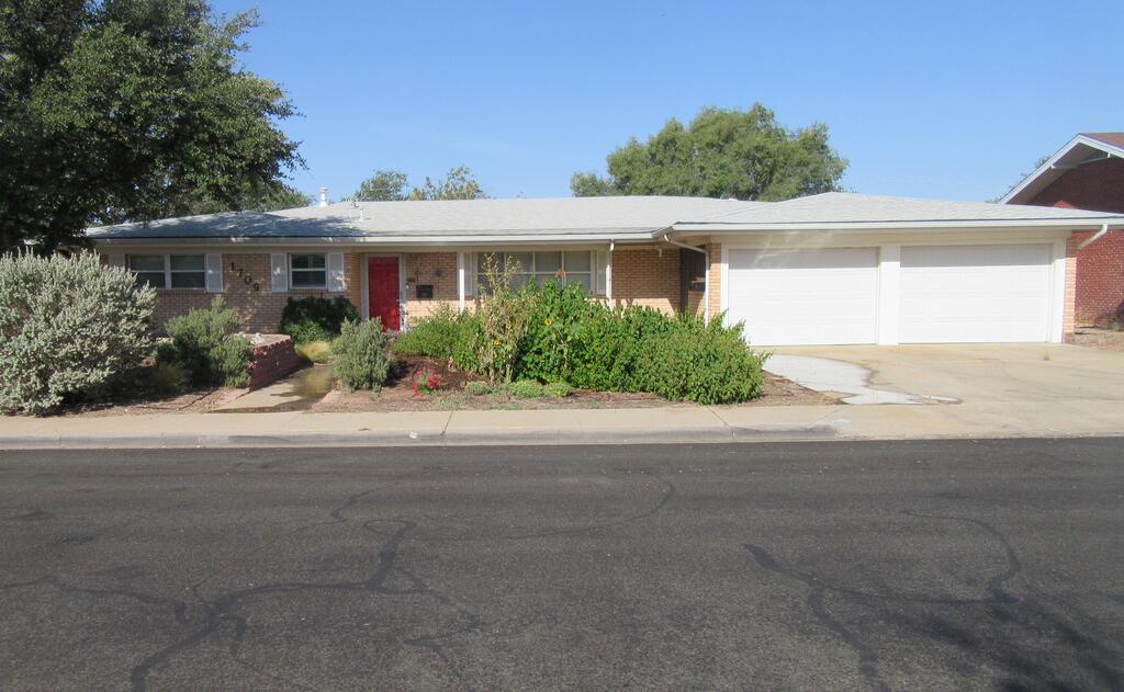 1709 Emerald Ave — photo