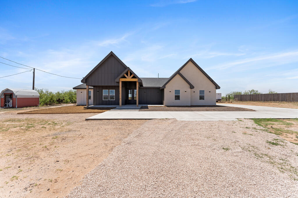 1415 N County Rd 1110 — photo