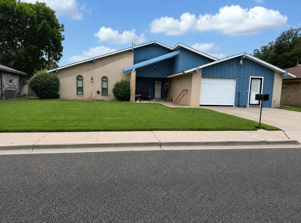 3711 Oakridge Dr — photo
