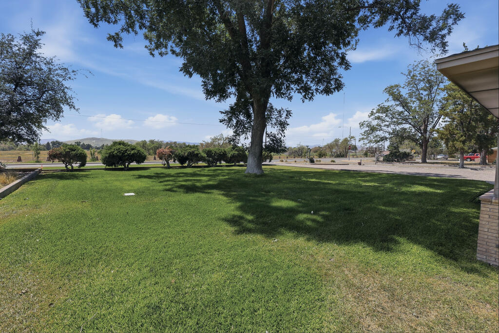 601 E Hendryx, Alpine, TX 79830 — photo 3