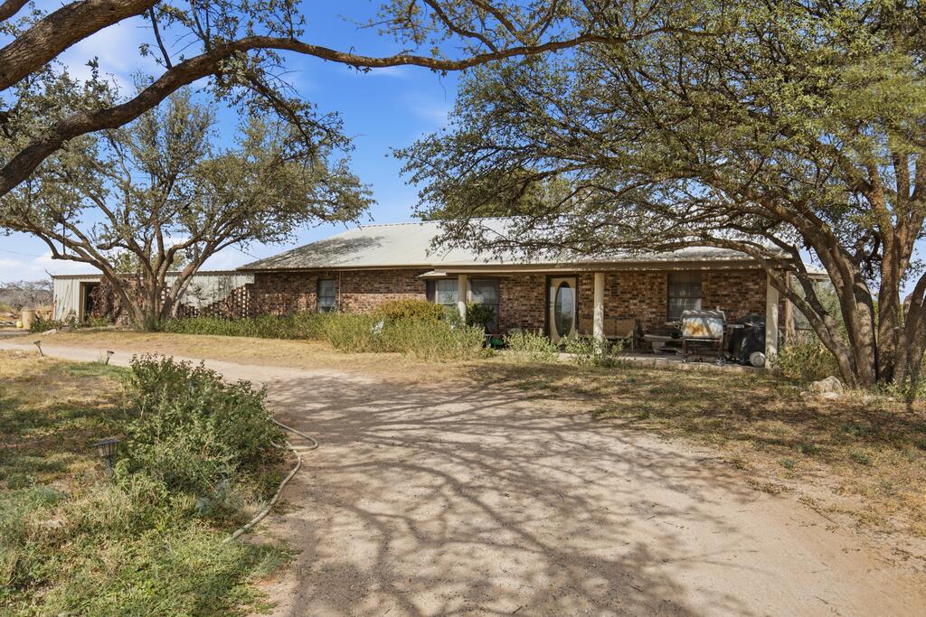 16086 N Pecan Ave — photo