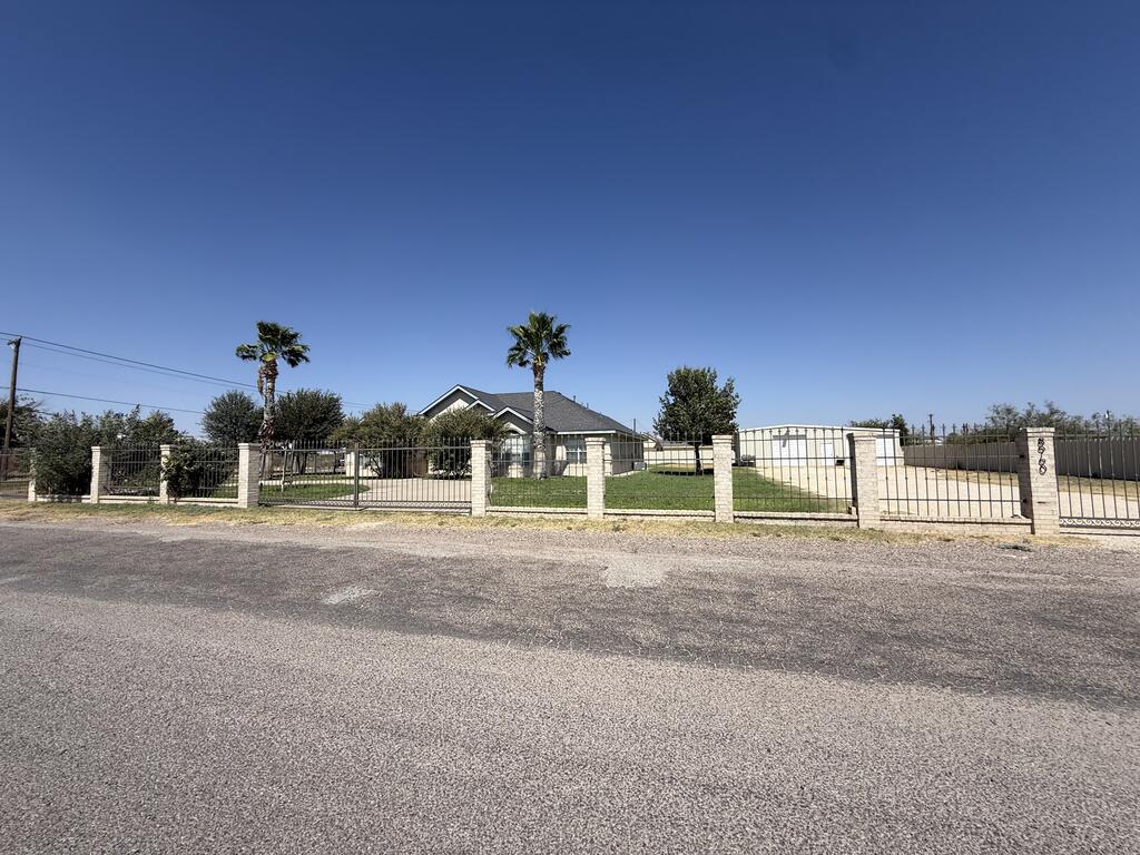 8960 W Swan Rd — photo