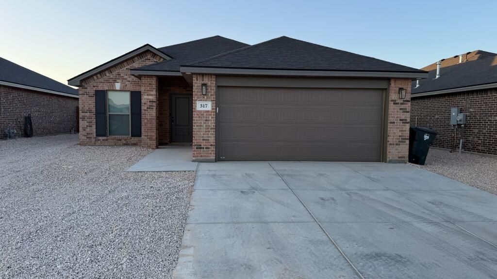 317 Pratt Dr — photo