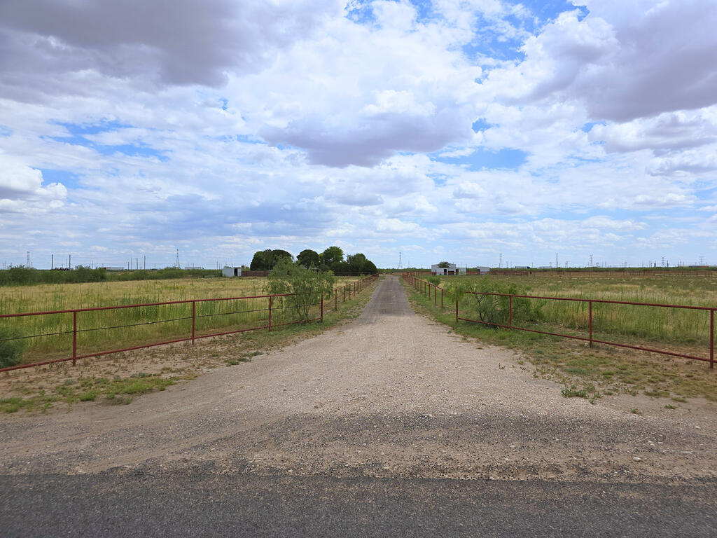 2740 County Rd C2000, Stanton, TX 79782 — photo 2
