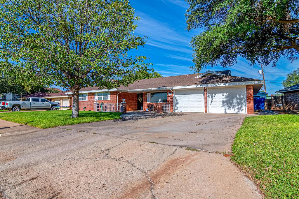 1123 Golf Course Road, Andrews, TX 79714 — photo 2