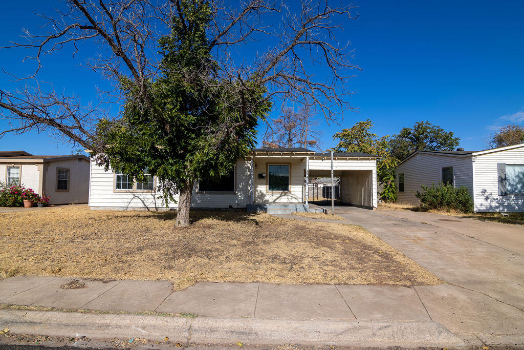 3135 N Tom Green Ave — photo
