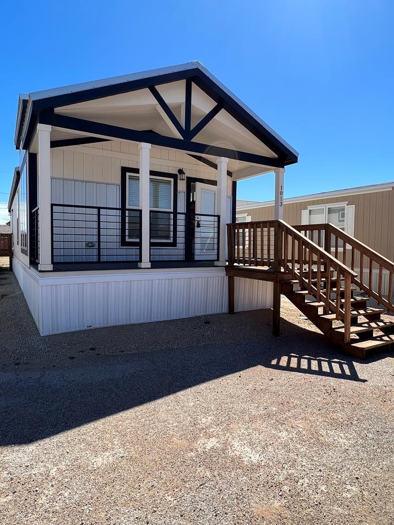 1013 W 10th St — photo