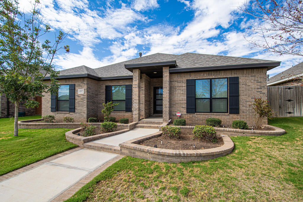 4407 Heritage Oaks Dr. — photo