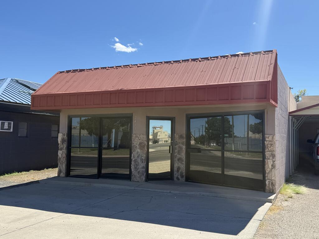 2411 Kermit Hwy — photo