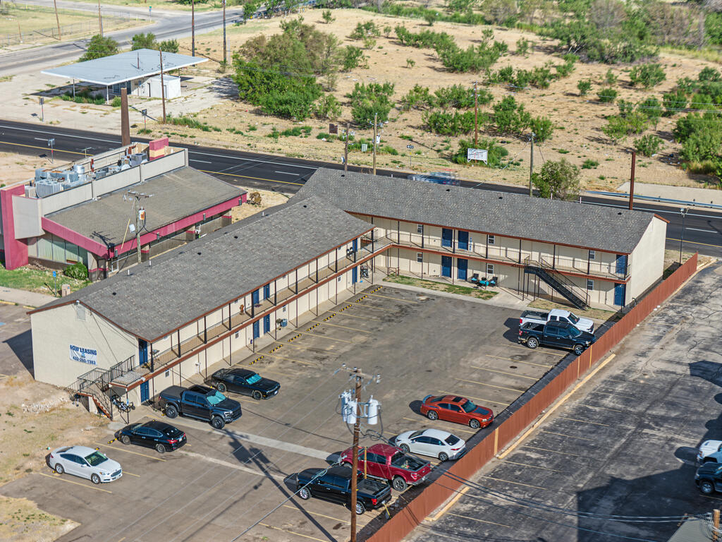 1712 E 3rd, Big Spring, TX 79720 — photo 2