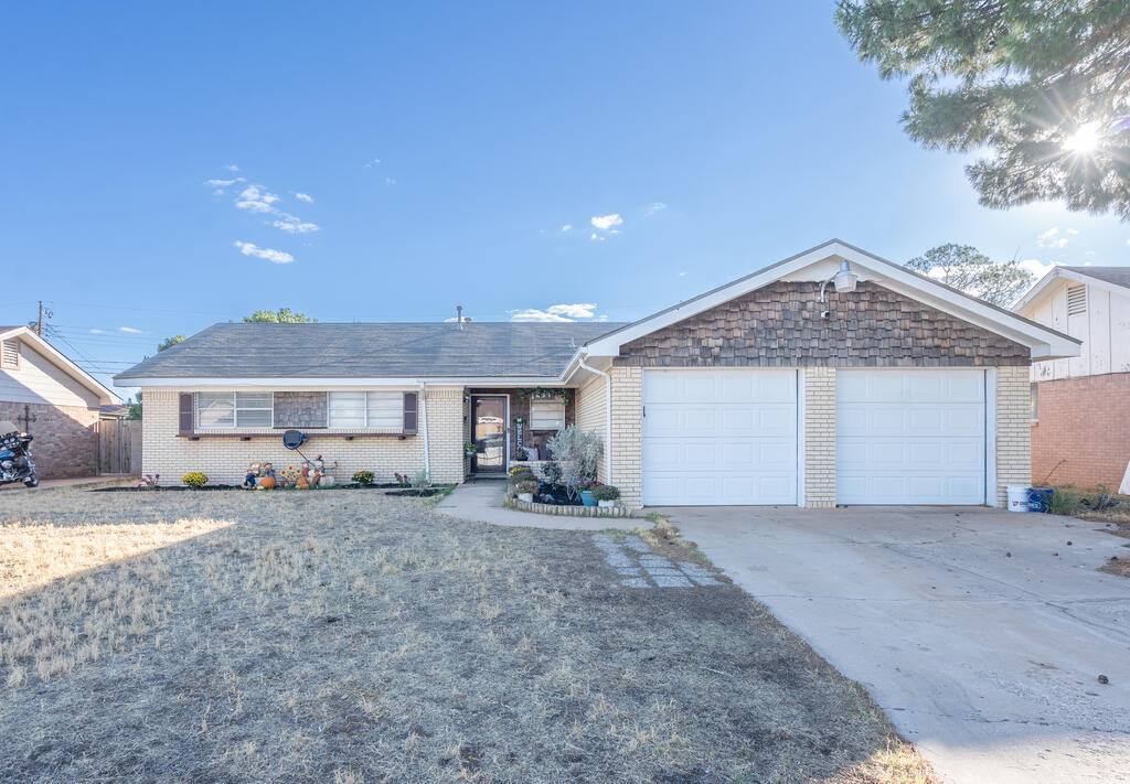 1421 Sandalwood Lane — photo
