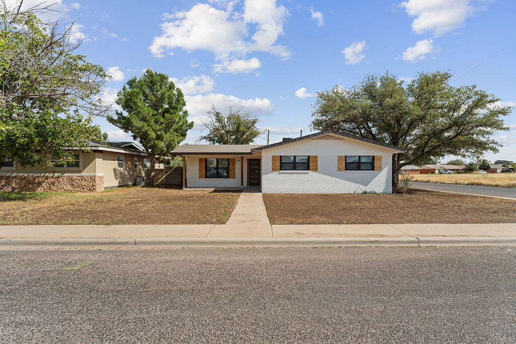 3600 Springdale Dr — photo