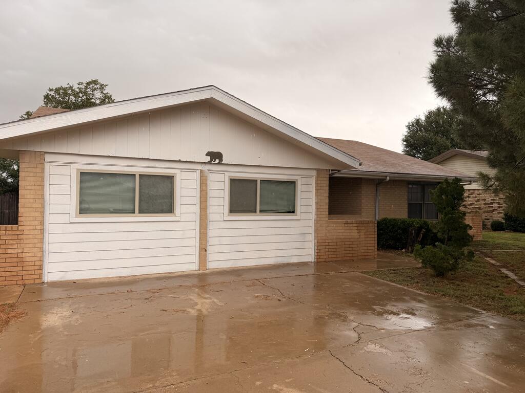 9008 Holiday Dr — photo