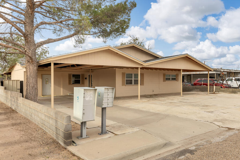 100 E Wharton, Kermit, TX 79745 — photo 3