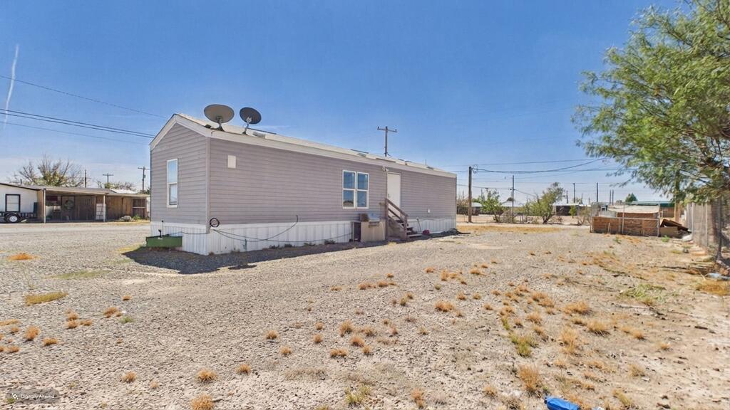 307 E D Street, Pecos, TX 79772 — photo 3