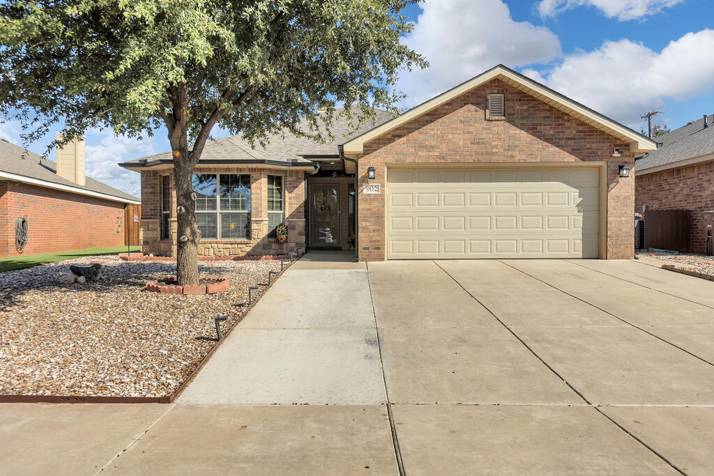 902 Nolan Ryan Dr — photo
