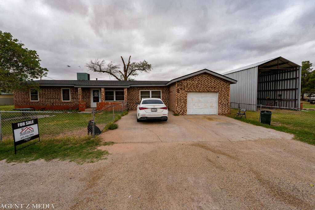 2617 N Roundup Ave — photo