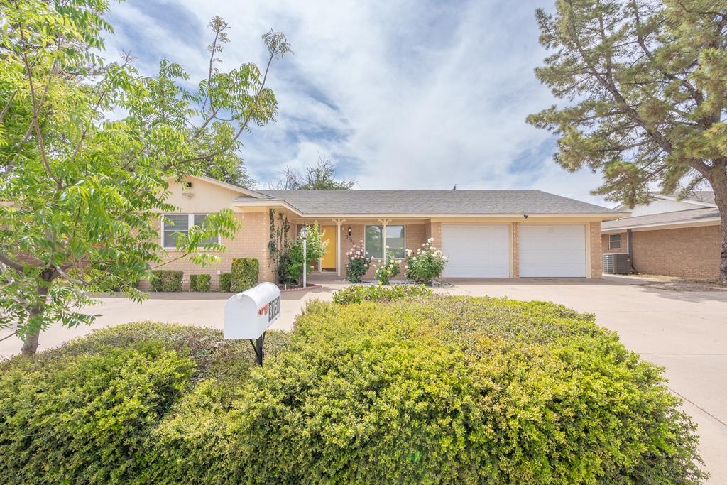 3751 Oakridge Dr — photo