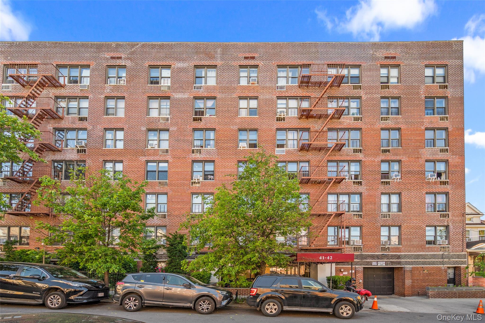41-42 73 Street 4G — photo