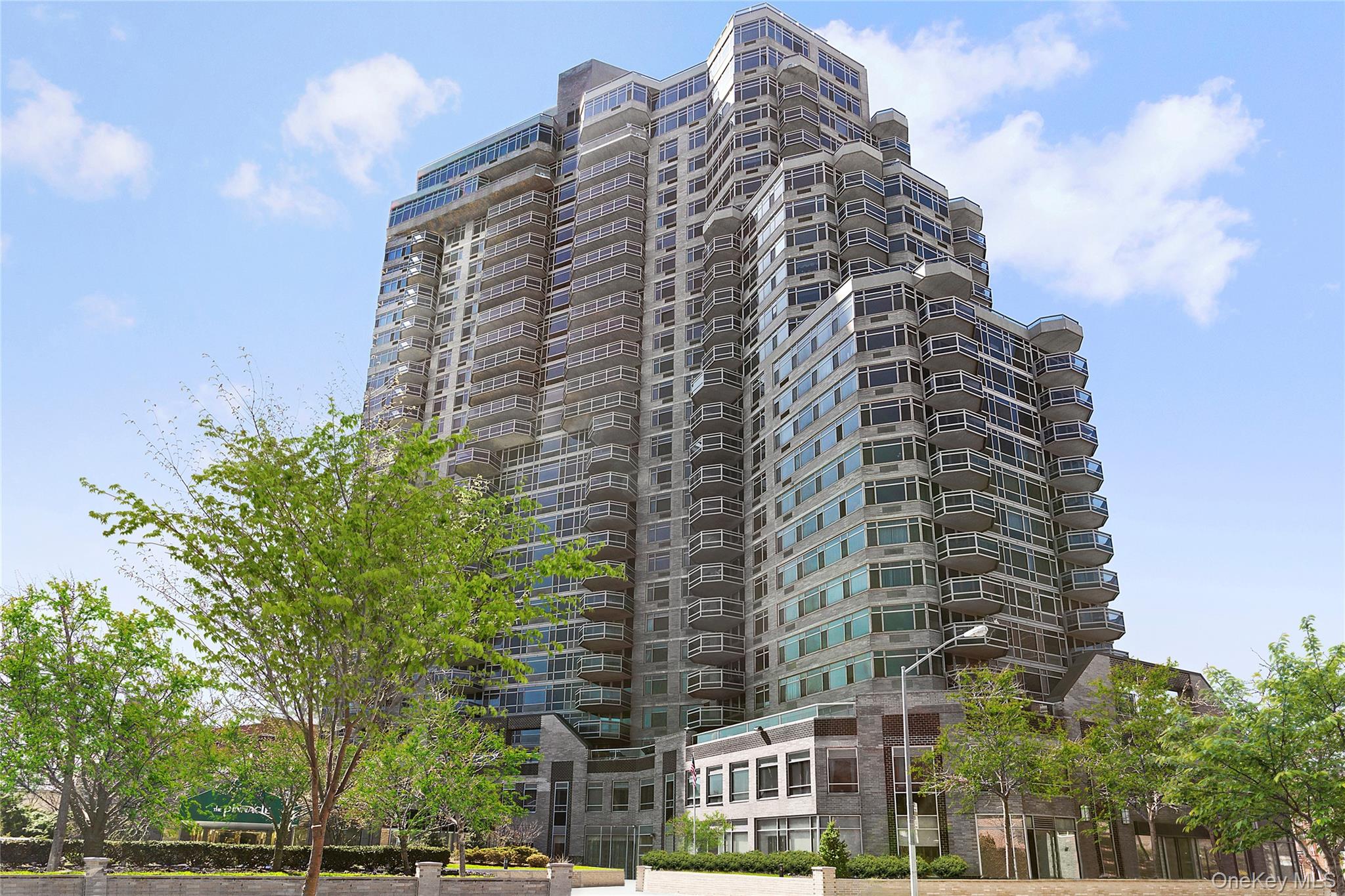 112-01 Queens Boulevard 21B — photo